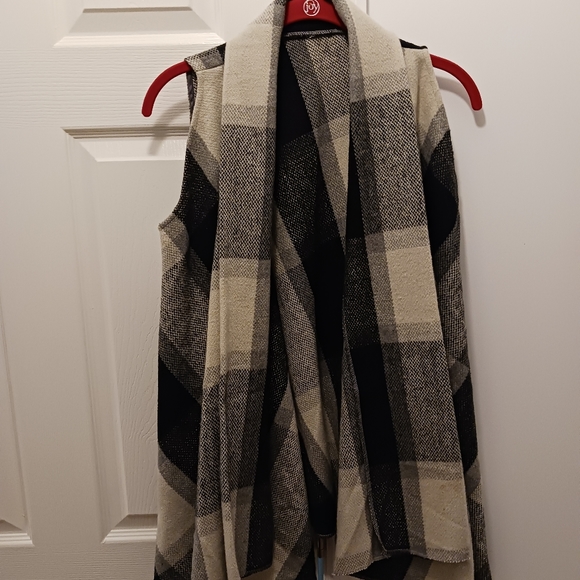 Top - Picture 2 of 9